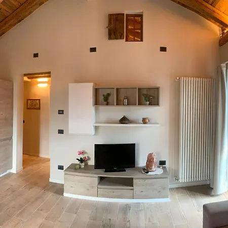Alle Macine - Heritage In Molino Maufet Watermill - View Balcony * Colico